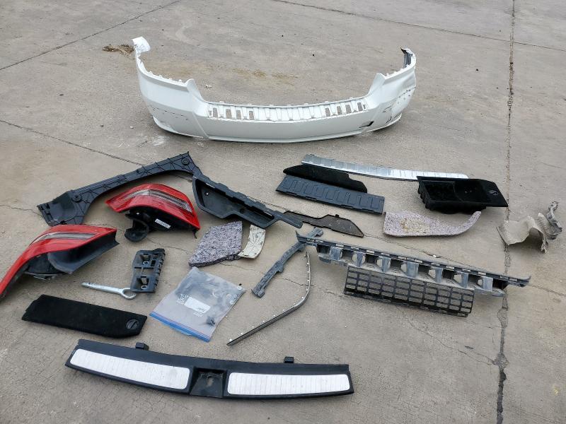 WDCGG5GB3AF401999 - 2010 MERCEDES-BENZ GLK 350 WHITE photo 13