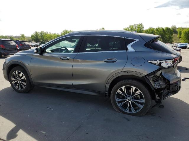 SJKCH5CR9JA056086 - 2018 INFINITI QX30 BASE GRAY photo 2