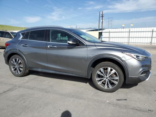 SJKCH5CR9JA056086 - 2018 INFINITI QX30 BASE GRAY photo 4