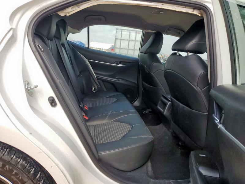 4T1G11AK8PU769894 - 2023 TOYOTA CAMRY SE NIGHT SHADE WHITE photo 10