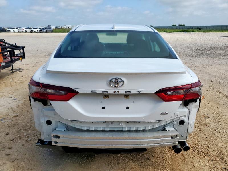 4T1G11AK8PU769894 - 2023 TOYOTA CAMRY SE NIGHT SHADE WHITE photo 6