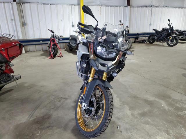 WB10K0300N6F95202 - 2022 BMW F 850 GS ADVENTURE TWO TONE photo 2