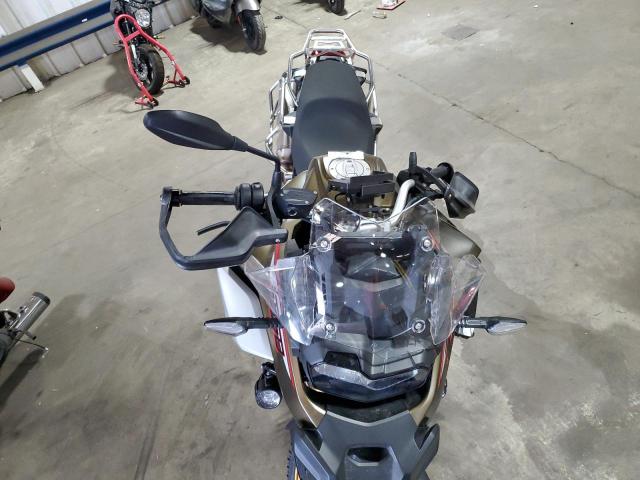 WB10K0300N6F95202 - 2022 BMW F 850 GS ADVENTURE TWO TONE photo 5