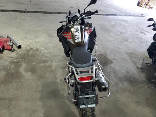 WB10K0300N6F95202 - 2022 BMW F 850 GS ADVENTURE TWO TONE photo 6