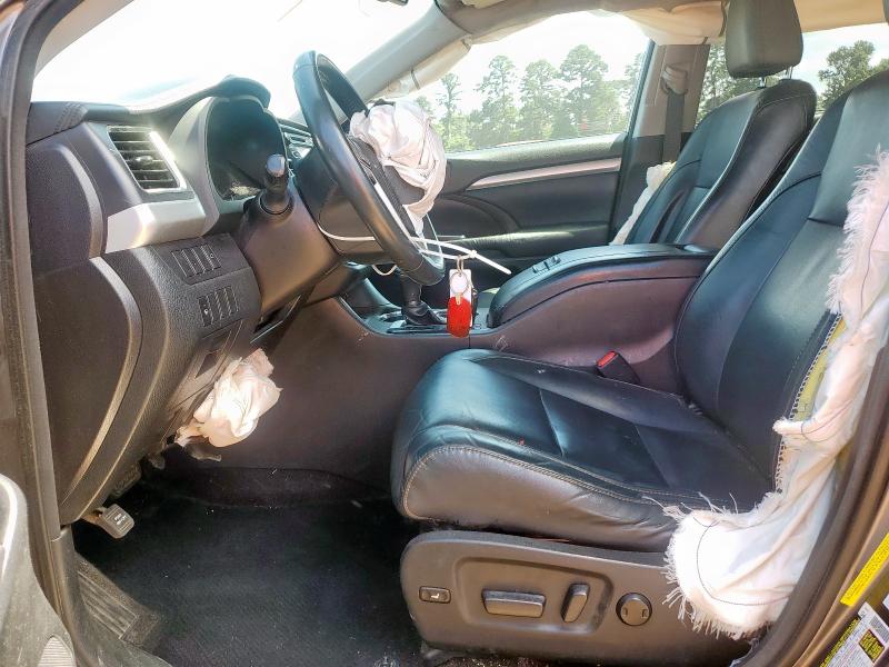 5TDKKRFH5GS125944 - 2016 TOYOTA HIGHLANDER XLE GRAY photo 7