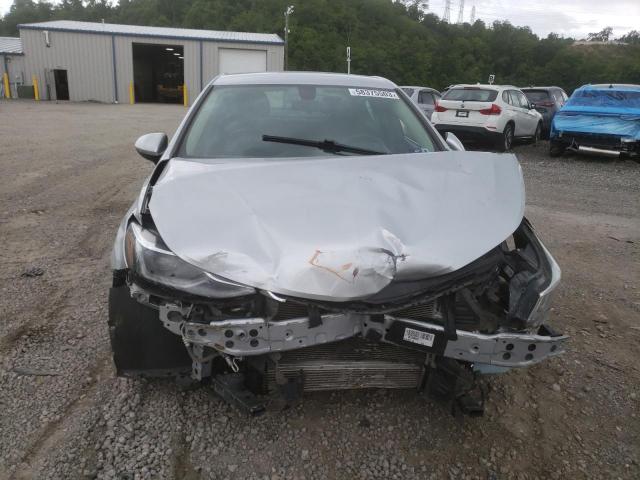 1G1BE5SM2J7205781 - 2018 CHEVROLET CRUZE LT SILVER photo 5