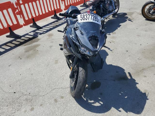 ML5EXER19SDAE7669 - 2025 KAWASAKI EX650 R BLACK photo 2