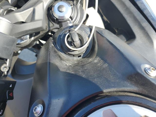 ML5EXER19SDAE7669 - 2025 KAWASAKI EX650 R BLACK photo 8