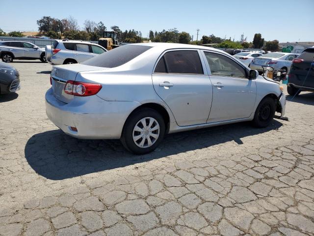 5YFBU4EE6DP218075 - 2013 TOYOTA COROLLA BASE SILVER photo 3
