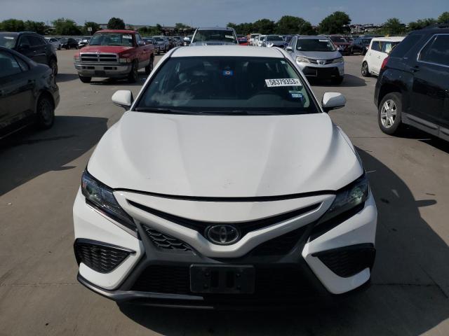 4T1G11AK1PU772118 - 2023 TOYOTA CAMRY SE NIGHT SHADE WHITE photo 5