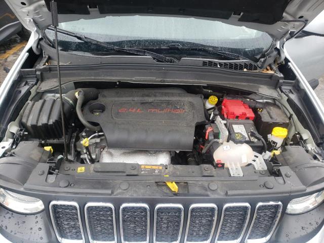 ZACNJBBB6KPK31847 - 2019 JEEP RENEGADE LATITUDE SILVER photo 7