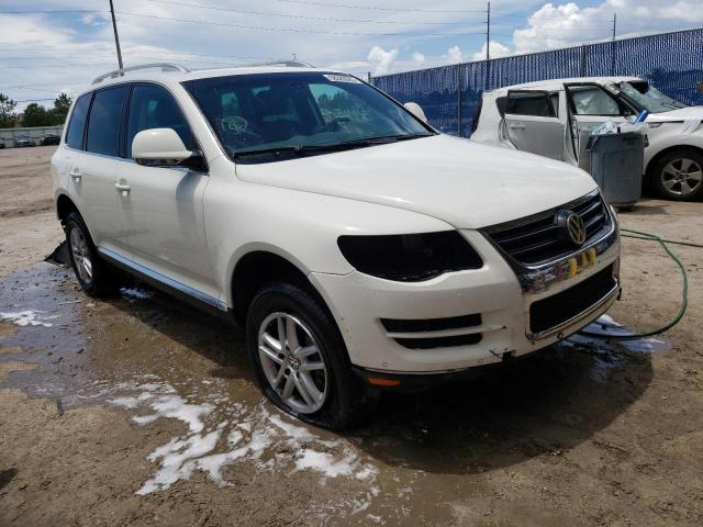 WVGFM77L99D029666 - 2009 VOLKSWAGEN TOUAREG 2 V6 TDI WHITE photo 4