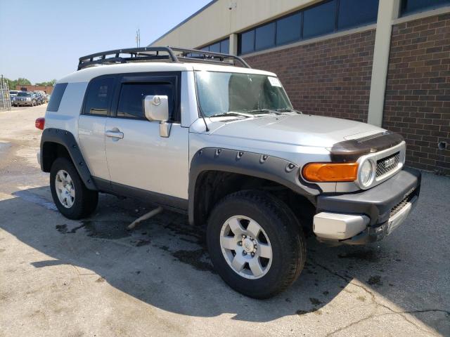 JTEBU11F770011024 - 2007 TOYOTA FJ CRUISER SILVER photo 4