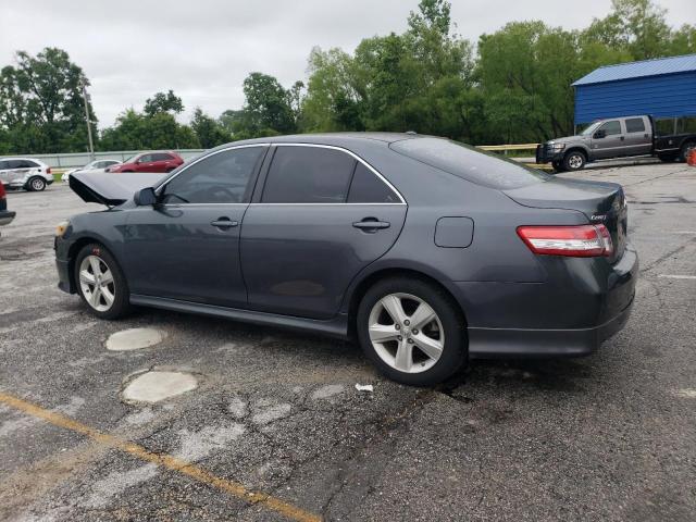 4T1BF3EK2BU682616 - 2011 TOYOTA CAMRY BASE GRAY photo 2