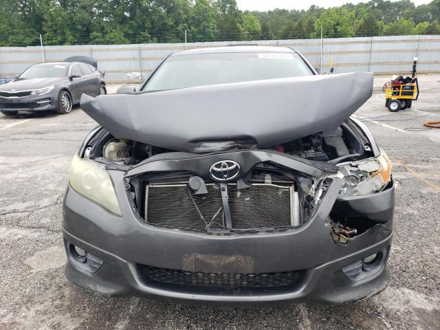4T1BF3EK2BU682616 - 2011 TOYOTA CAMRY BASE GRAY photo 5