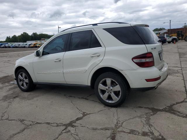 4JGBB8GB7AA574921 - 2010 MERCEDES-BENZ ML 350 4MATIC WHITE photo 2