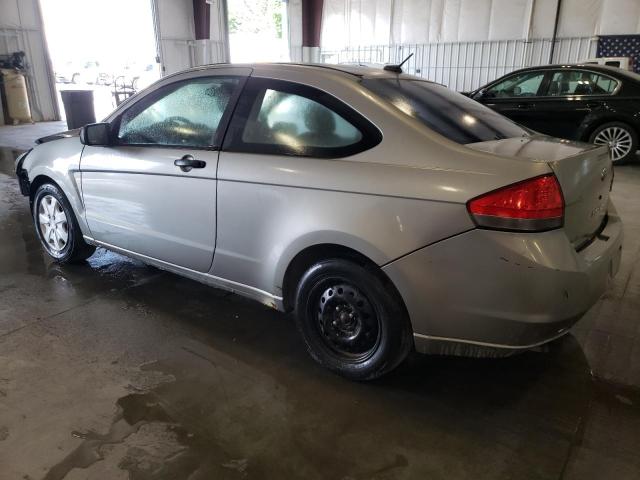 1FAHP32N48W246881 - 2008 FORD FOCUS S/SE SILVER photo 2