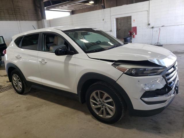 KM8J23A45GU160939 - 2016 HYUNDAI TUCSON SE WHITE photo 4