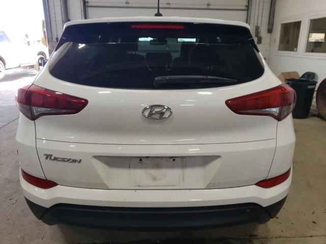 KM8J23A45GU160939 - 2016 HYUNDAI TUCSON SE WHITE photo 6