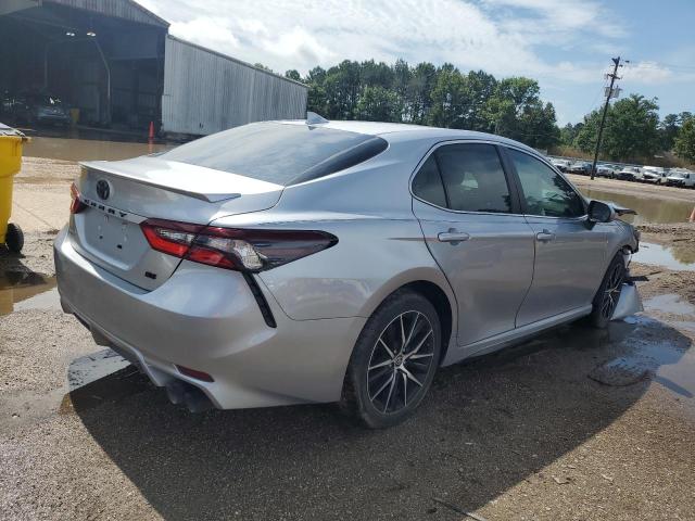 4T1G11AK8RU850042 - 2024 TOYOTA CAMRY SE NIGHT SHADE SILVER photo 3