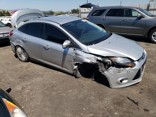 1FADP3J25EL156884 - 2014 FORD FOCUS TITANIUM SILVER photo 4