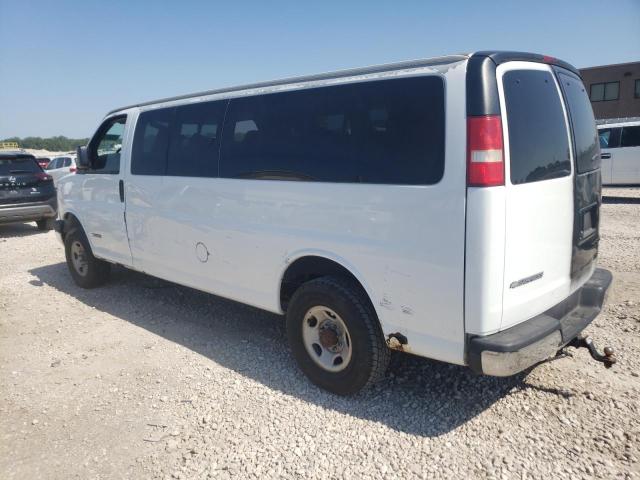 1GAHG39U761120217 - 2006 CHEVROLET EXPRESS G3 WHITE photo 2