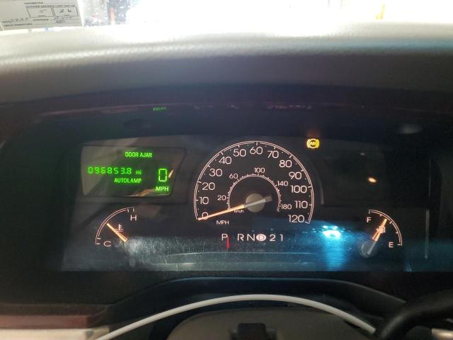 1LNHM81W54Y612626 - 2004 LINCOLN TOWN CAR EXECUTIVE Kastanienbraun Foto 9