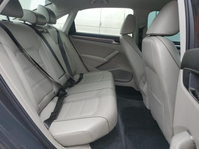 1VWDT7A32HC028416 - 2017 VOLKSWAGEN PASSAT R-LINE ნაცრისფერი ფოტო 10