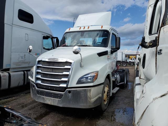 3AKJHLDR6KSKN8013 - 2019 FREIGHTLINER CASCADIA 1 WHITE photo 2