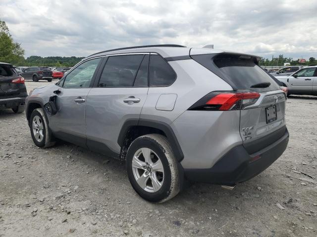 2T3P1RFV1MC154190 - 2021 TOYOTA RAV4 XLE SILVER photo 2
