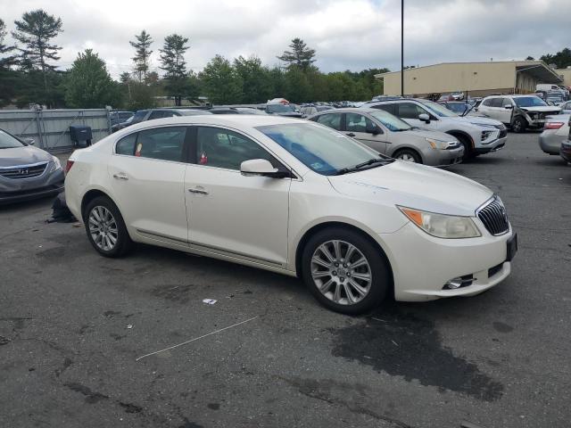 1G4GC5E36DF328415 - 2013 BUICK LACROSSE თეთრი ფოტო 4