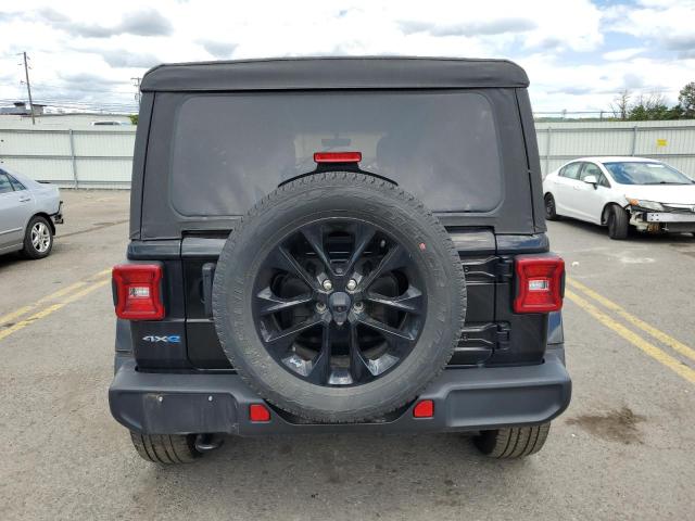1C4JJXP6XMW698947 - 2021 JEEP WRANGLER U SAHARA 4XE BLACK photo 6