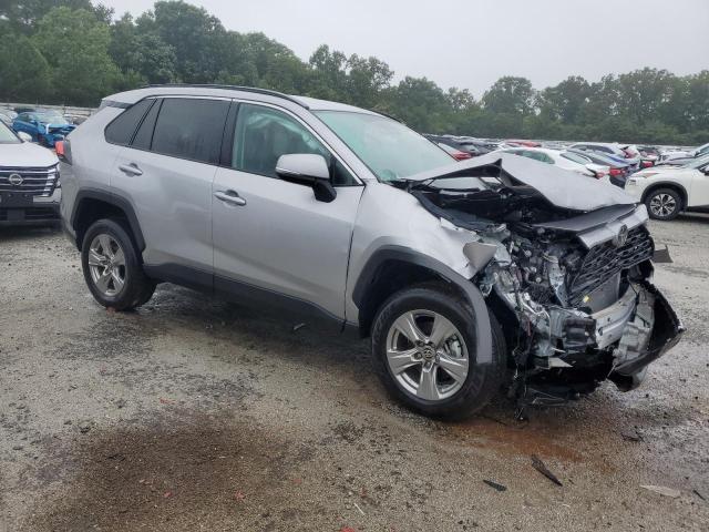 2T3P1RFV4RC449128 - 2024 TOYOTA RAV4 XLE SILVER photo 4