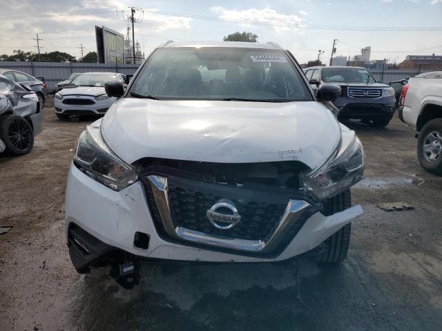 3N1CP5CU1KL531608 - 2019 NISSAN KICKS S WHITE photo 5