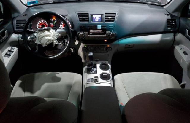 5TDBK3EH7CS152913 - 2012 TOYOTA HIGHLANDER BASE Violet photo 8