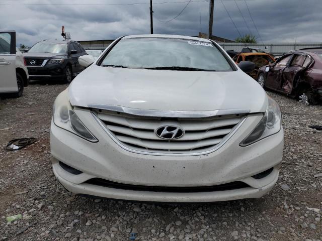 5NPEB4AC7DH677393 - 2013 HYUNDAI SONATA GLS WHITE photo 5