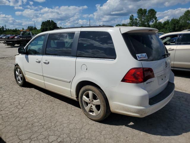 2V4RW3DG9BR717350 - 2011 VOLKSWAGEN ROUTAN SE WHITE photo 2