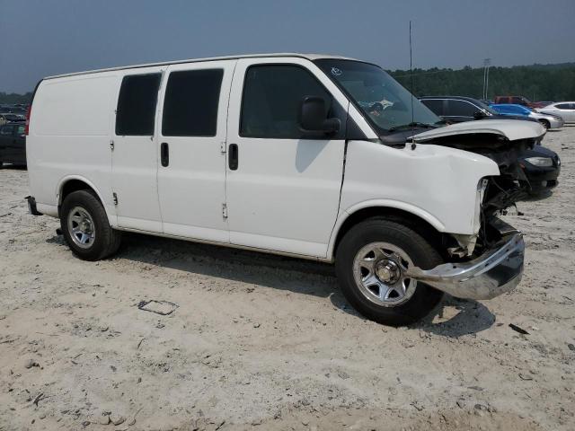 1GCFG15X531152808 - 2003 CHEVROLET EXPRESS WHITE photo 4