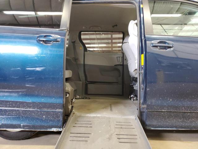 5TDKK3DC0CS202041 - 2012 TOYOTA SIENNA LE BLUE photo 11