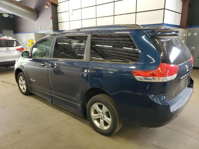 5TDKK3DC0CS202041 - 2012 TOYOTA SIENNA LE BLUE photo 2