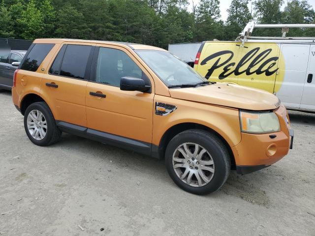 SALFP24NX8H033648 - 2008 LAND ROVER LR2 SE ORANGE photo 4