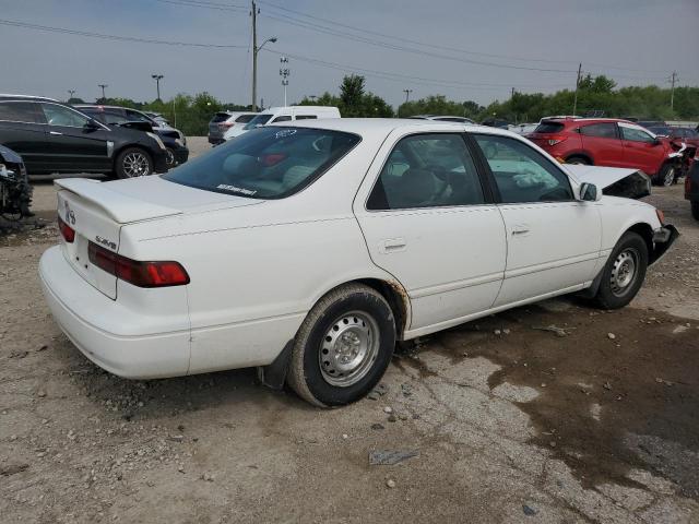 JT2BG22KXX0324123 - 1999 TOYOTA CAMRY LE WHITE photo 3