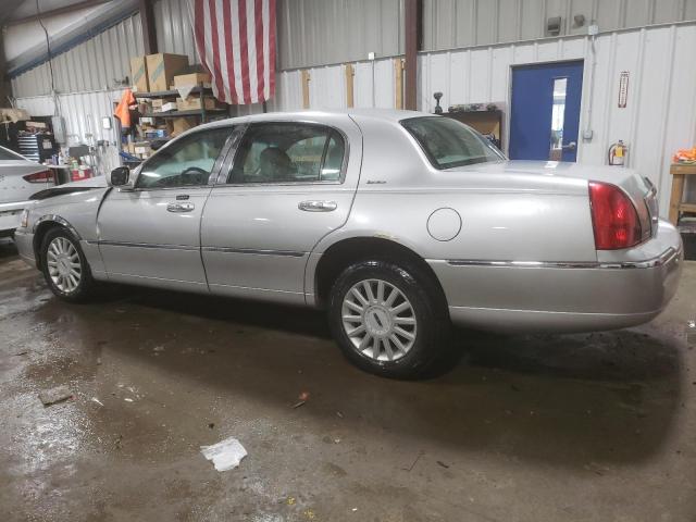 1LNHM81W35Y604008 - 2005 LINCOLN TOWN CAR SIGNATURE GRAY photo 2