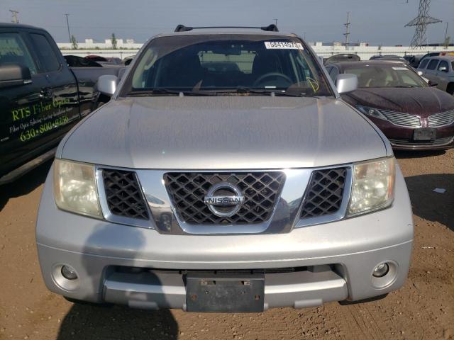 5N1AR18W05C749763 - 2005 NISSAN PATHFINDER LE SILVER photo 5