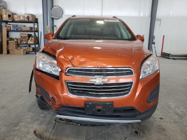 KL7CJPSB3GB621598 - 2016 CHEVROLET TRAX 1LT ORANGE photo 5