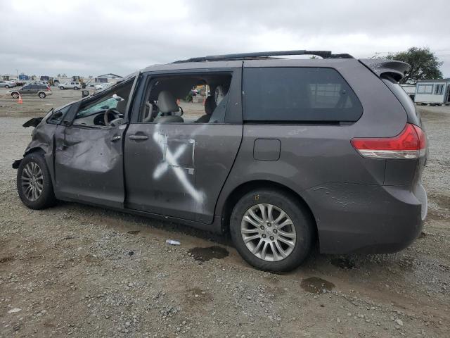 5TDYK3DC4DS282665 - 2013 TOYOTA SIENNA XLE 灰色 照片 2