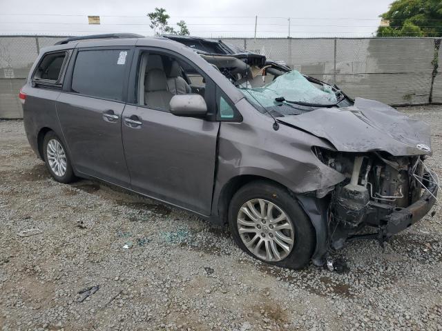 5TDYK3DC4DS282665 - 2013 TOYOTA SIENNA XLE 灰色 照片 4