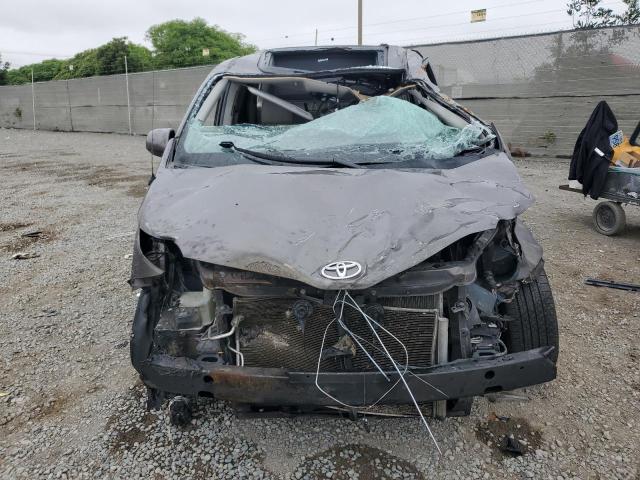 5TDYK3DC4DS282665 - 2013 TOYOTA SIENNA XLE 灰色 照片 5