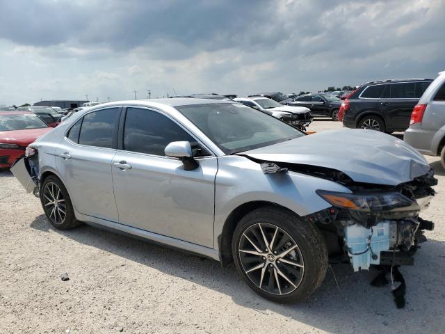 4T1G11AK7RU195503 - 2024 TOYOTA CAMRY SE NIGHT SHADE SILVER photo 4