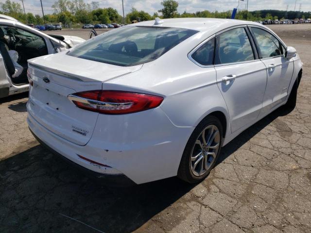 3FA6P0RU0KR181556 - 2019 FORD FUSION TITANIUM WHITE photo 4